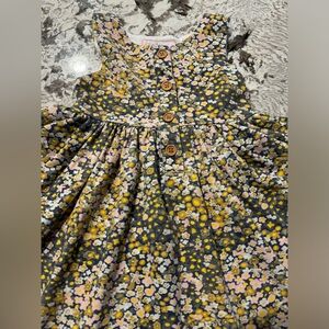 SweetHoney floral dress sz 5Y with pockets and buttons
